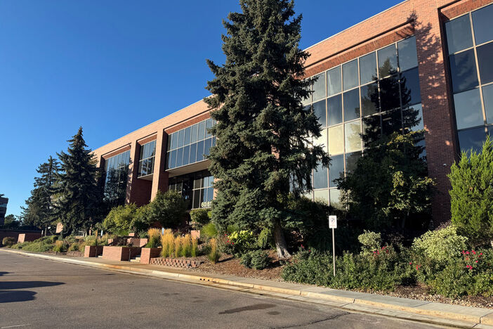 A picture of the outside of the AHU Denver Campus building.